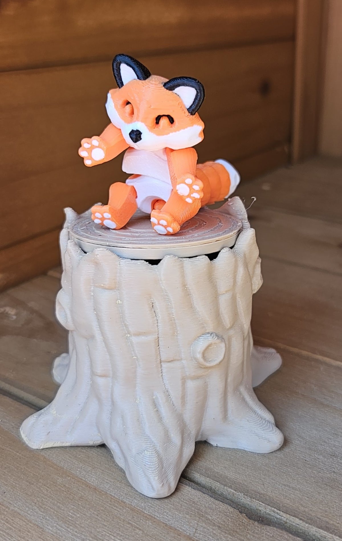3D Fox in a Stump