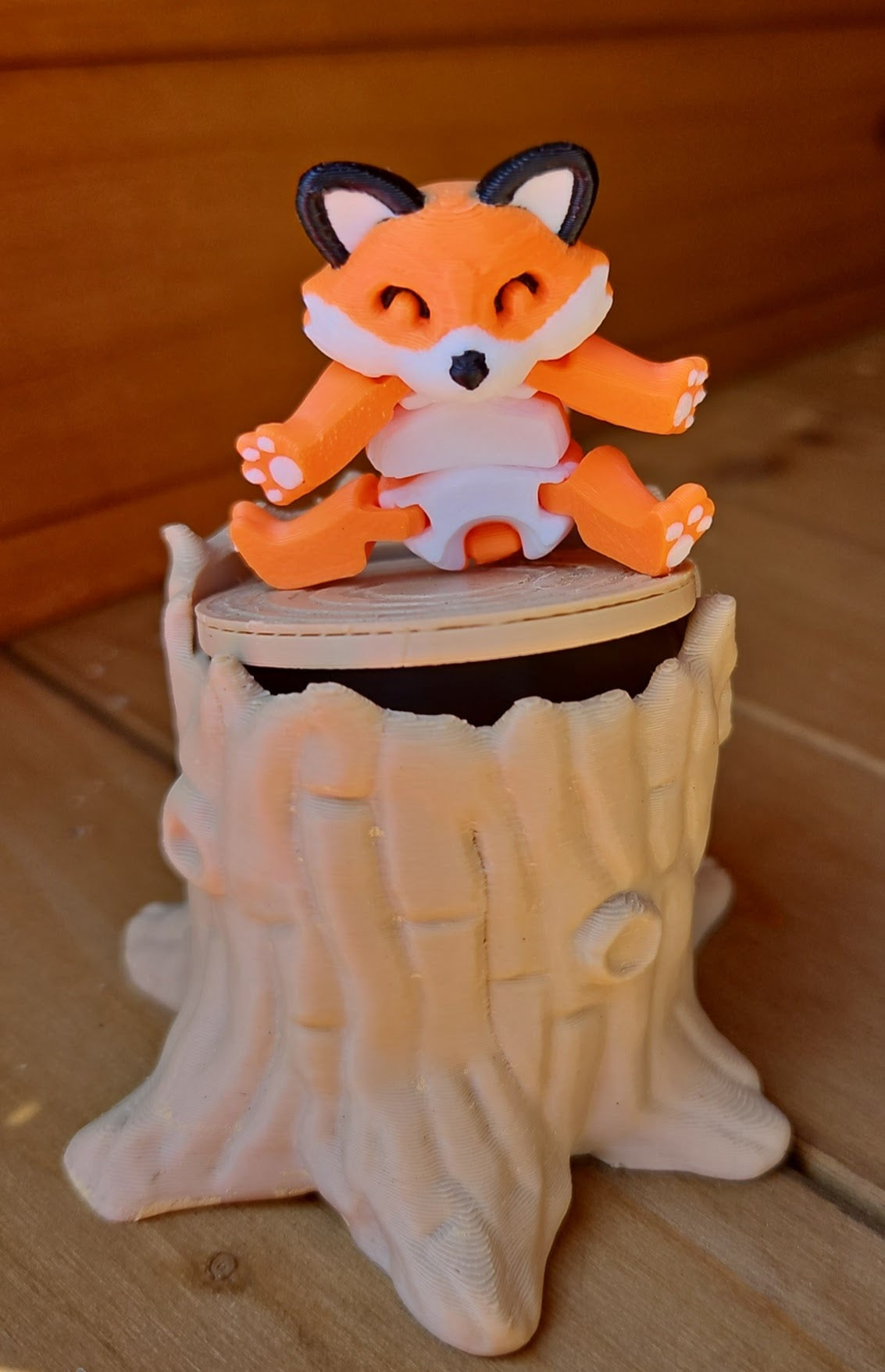 3D Fox in a Stump