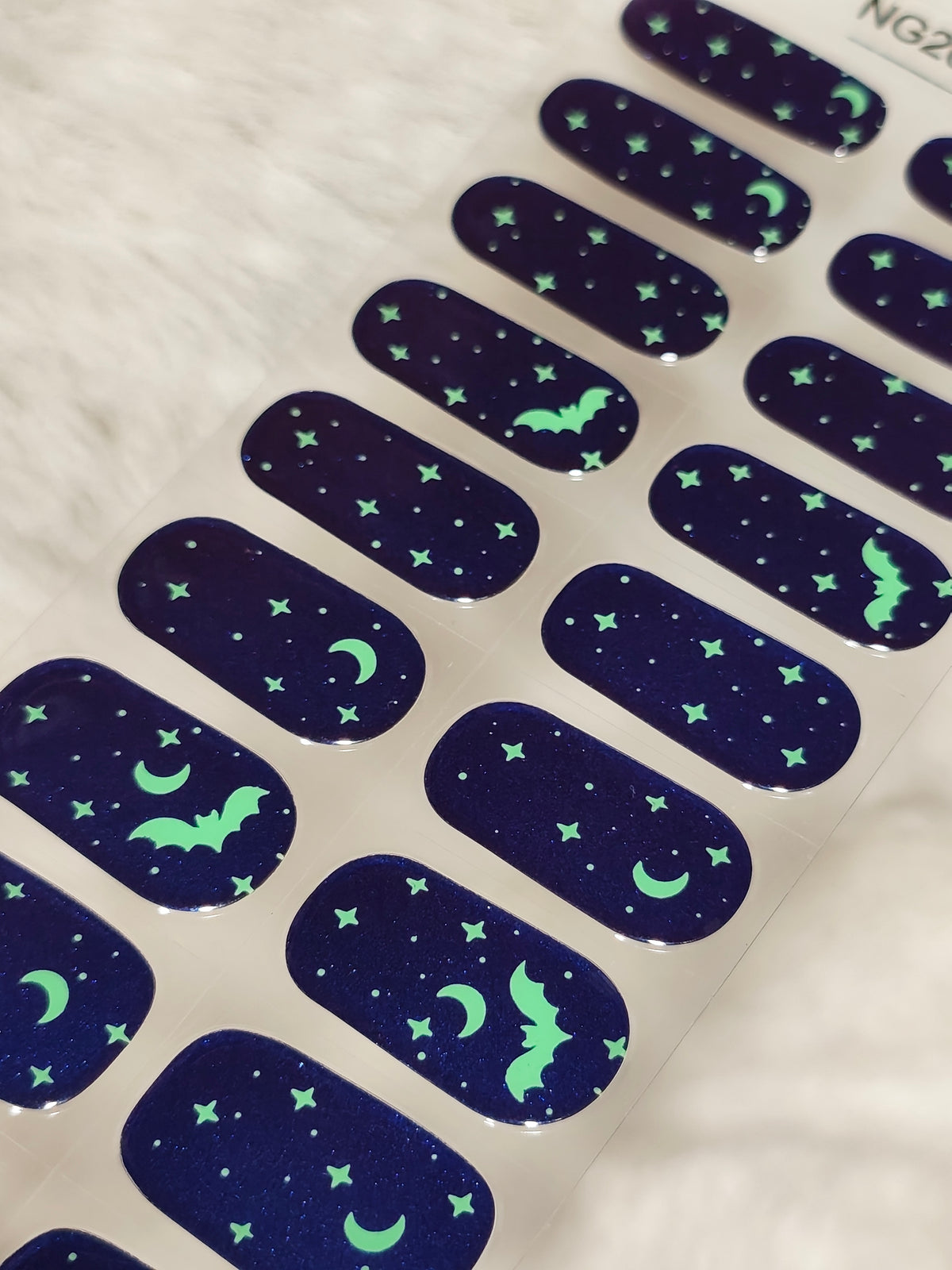 NG865 - Glow in the Dark!