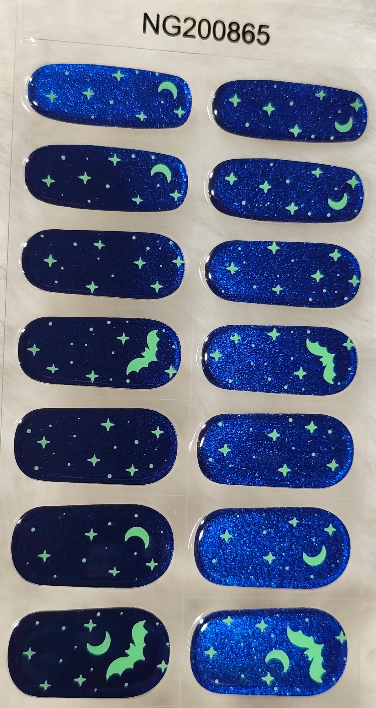 NG865 - Glow in the Dark!