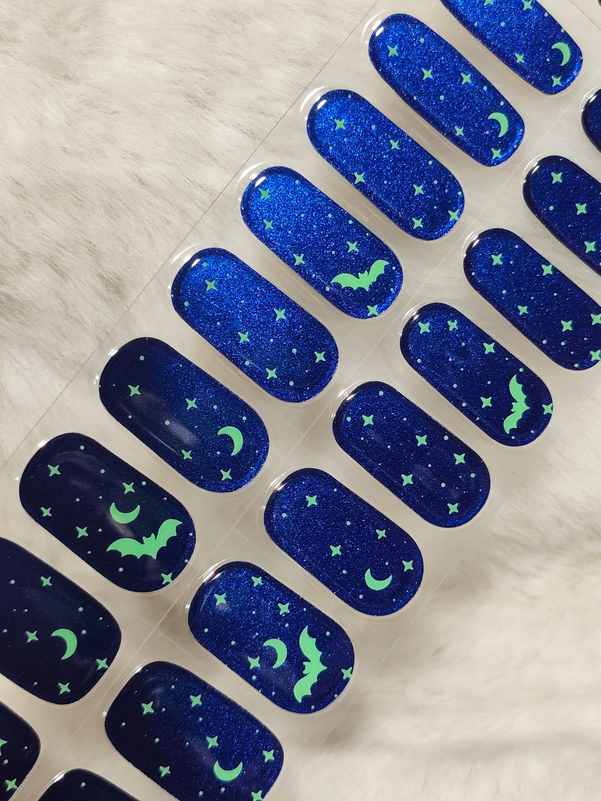 NG865 - Glow in the Dark!